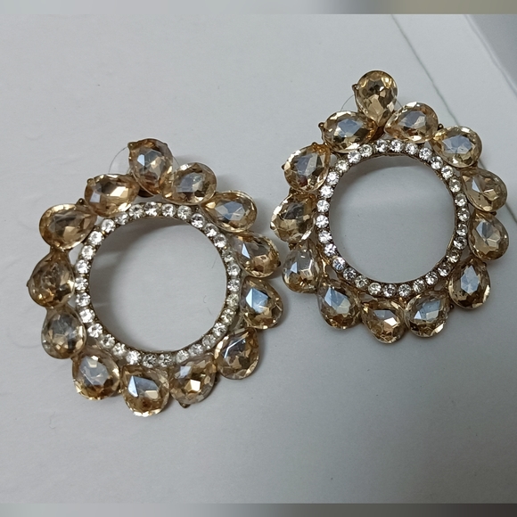 Earrings - Picture 2 of 7